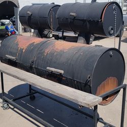 BIG BBQ Grill. 2 tier with 4 grills - Barbecue!!