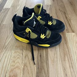 Youth Nike Air Jordan 4 Retro Thunder Yellow/Black Size 6