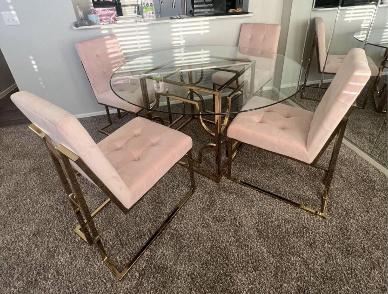 ROUND DINING TABLE IN GOLD βοΈπ
