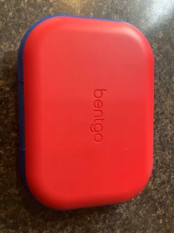 Bento box with freezable tray
