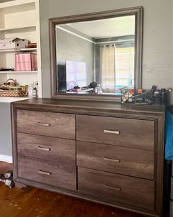 dresser with mirror