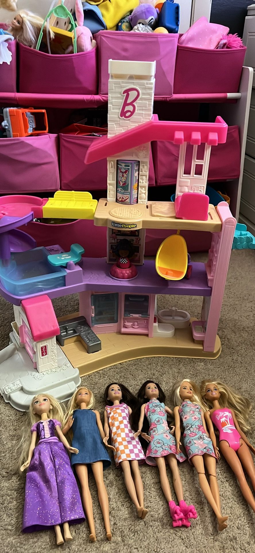 Little People Barbie Dream House & Barbies
