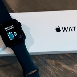 Apple Watch SE 2nd Gen 44MM Midnight M/L 