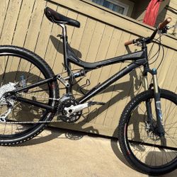 Bike 26”SPECIALIZED STUMP JUMPER,Hidraulic Disks Brakes, Front Shox FOX Lock And Unlock, Frame Float FOX,24 Speeds, Looks New Great Conditions 