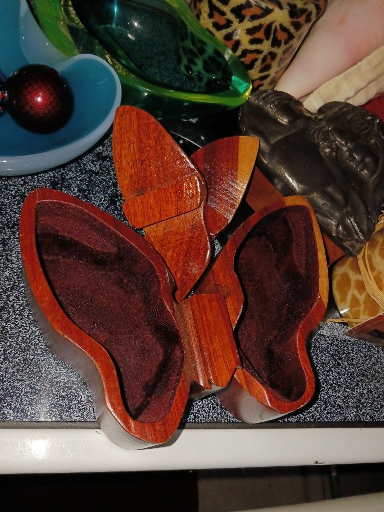 Gorgeous Wood Butterfly Larg Trinket Box 4 Firm Lots Items My Post Go See