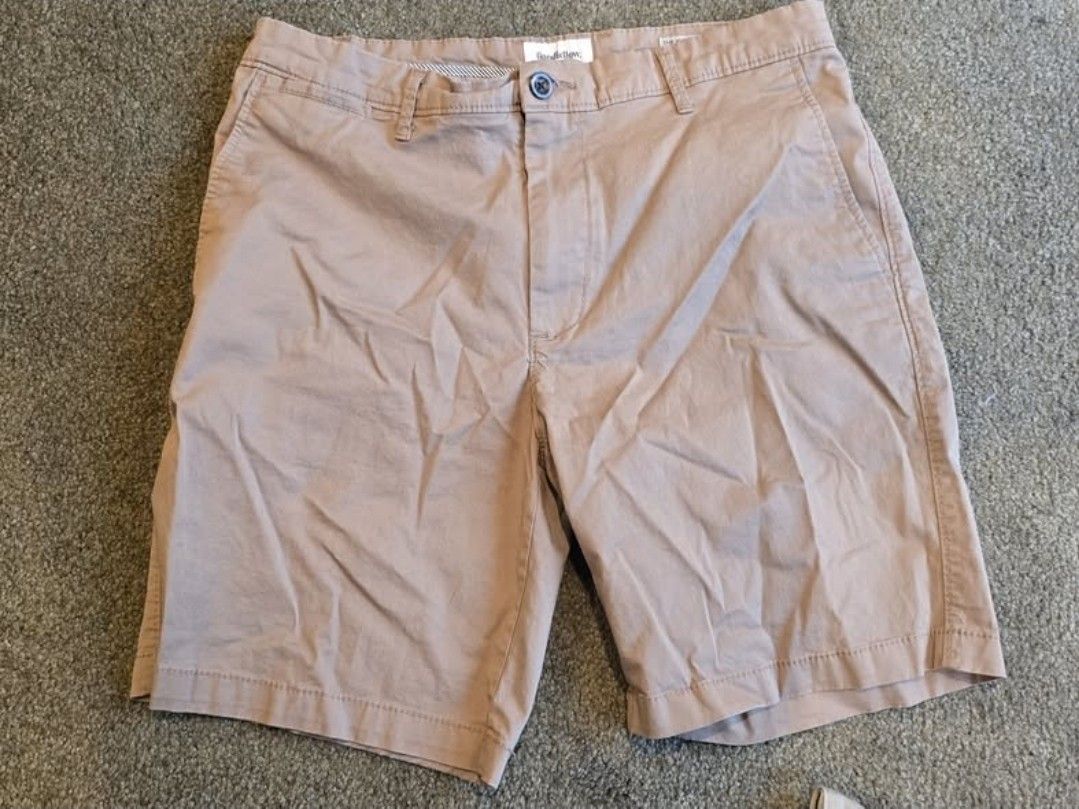 Mens Khaki Shorts, Size 32