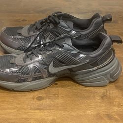 Nike Cushlon Black Size 11.5. Slight Wear, Still in Good Shape