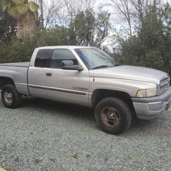 2001 Dodge Ram Parting Out 4x4 