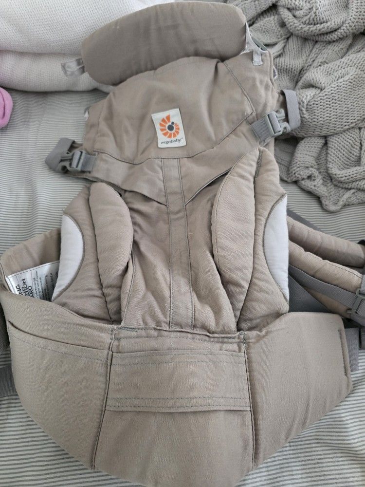 Ergobabt Omni baby carrier shoulder strap 360 pearl gray