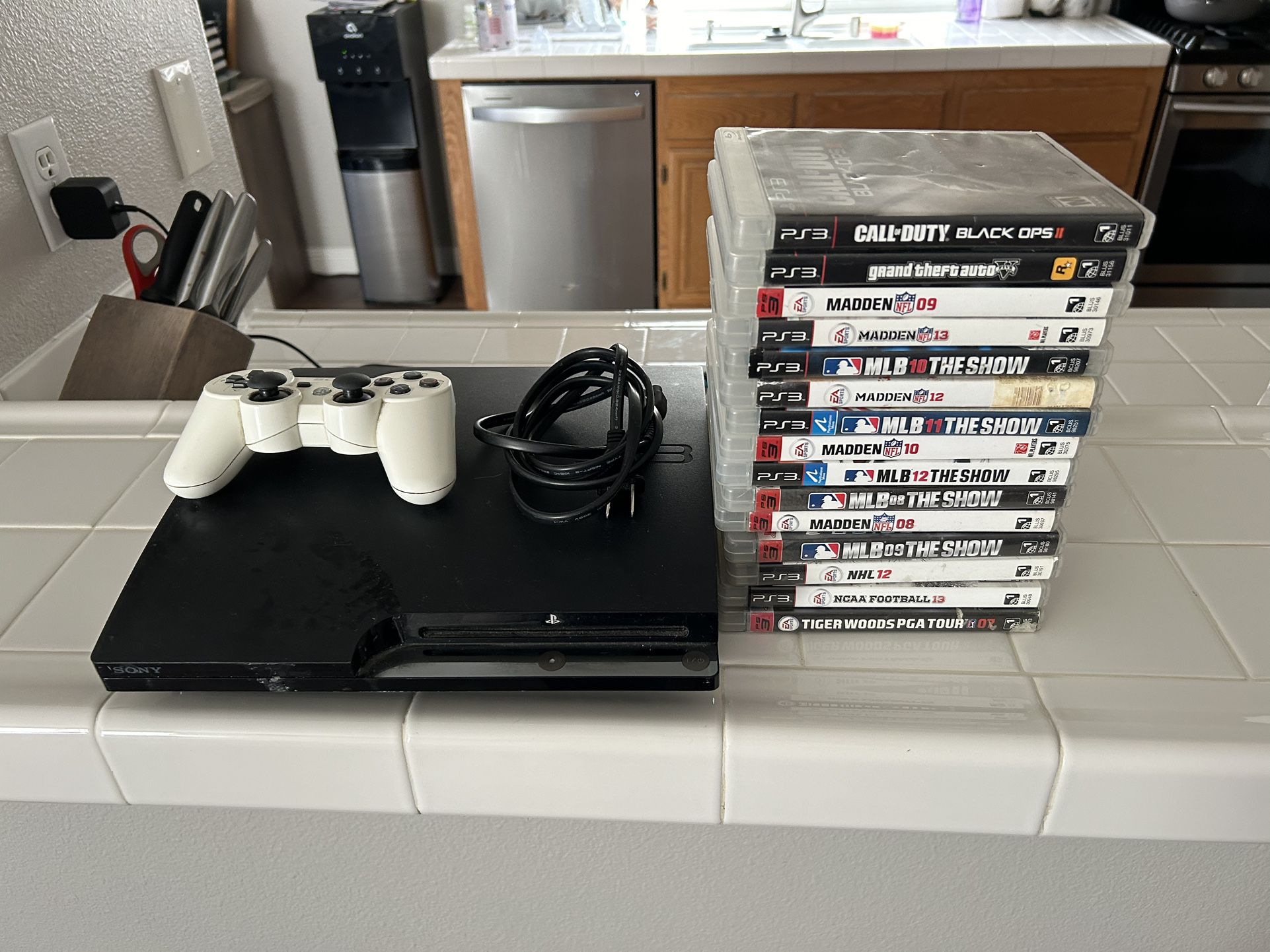 Modded Ps3 And Regular Xbox 360 Lots Of Games