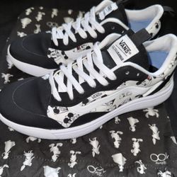 Disney x Vans UltraRange Evo