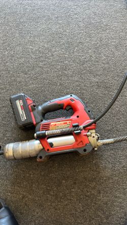 M18 Milwaukee Grease Gun w/ xc6.0 m18 battery