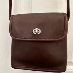 Vintage Coach 9049 Brown Tango Crossbody in Good Used Condition 