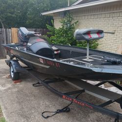 Xpress Alumaweld 17 Ft Bass Boat