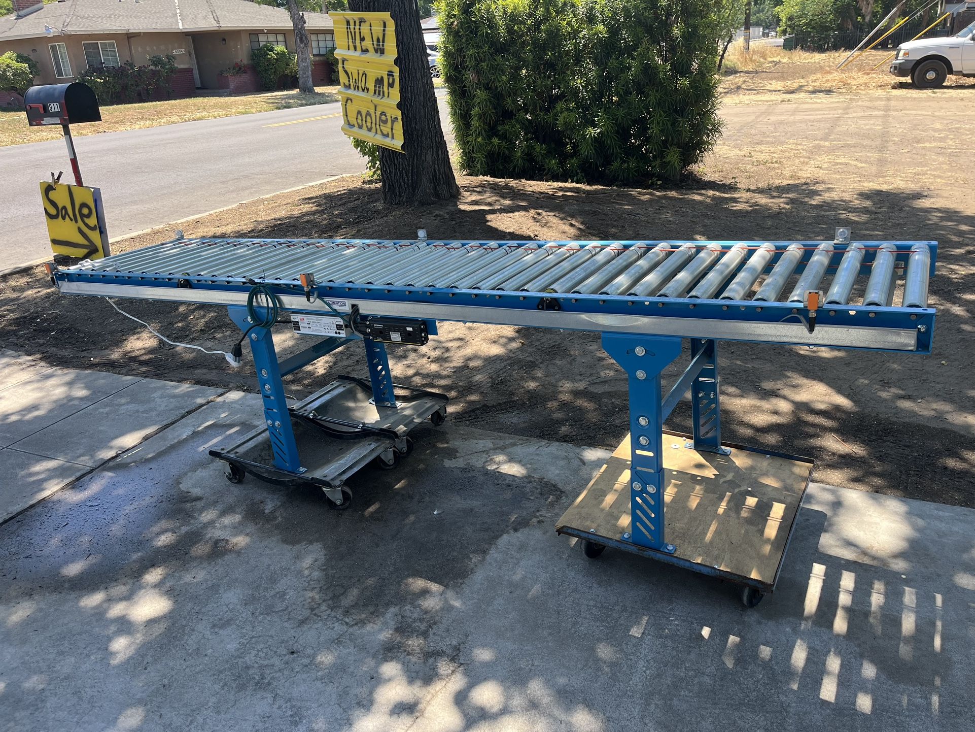 Electric roller conveyor