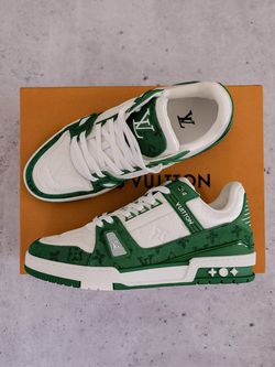 Louis Vuitton LV Trainer Sneaker Green. Size 09.5