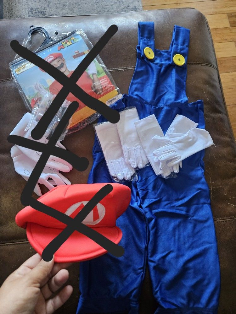 Super Mario Halloween Costume. $10