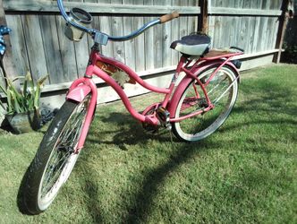 Pink huffy panama jack edition bike