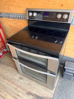 Whirlpool Double oven Stove