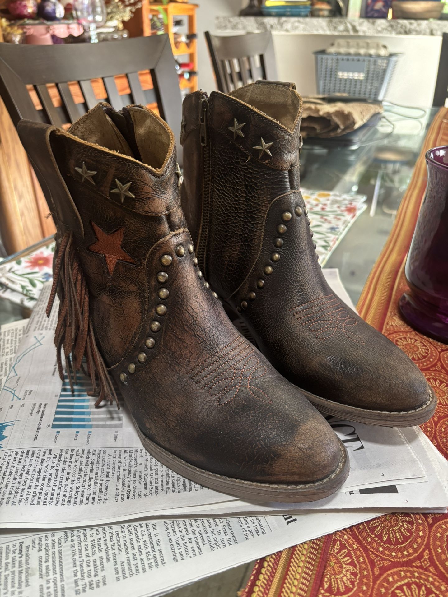 Women's cowboy boots short brown with fringe size 9