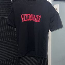 Vetements World Tour Black And Red Tshirt 