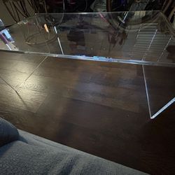 Acrylic Table 