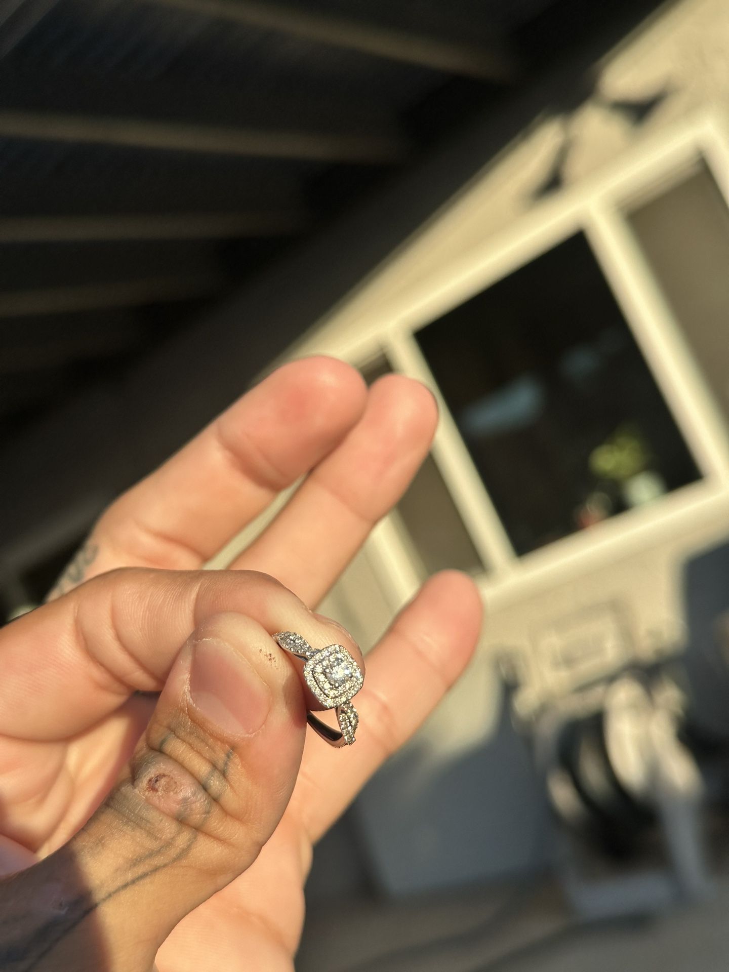 DIAMOND RING