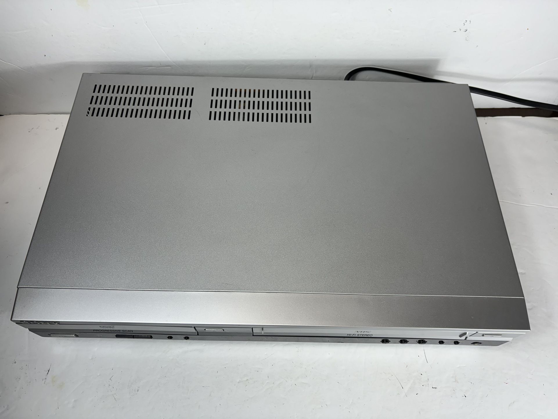 SLV D360P DVD VCR VHS Combo TVs & Media players