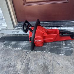 Milwaukee Fuel 16” Chain Saw 