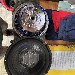 2 Audiobahn 10" subwoofers