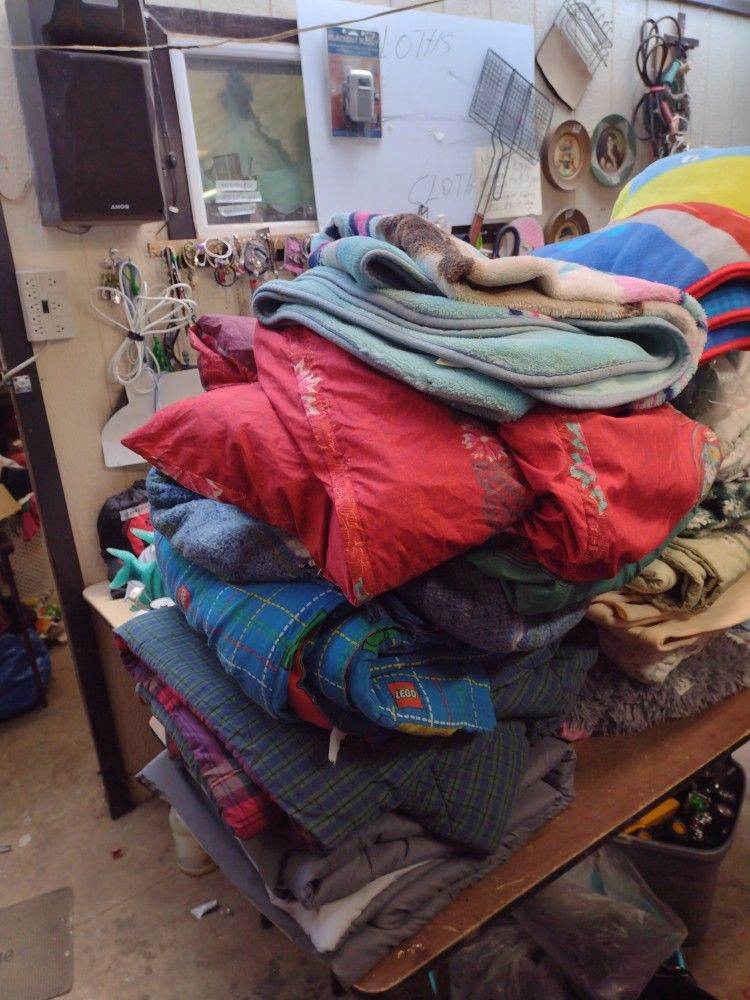 30 Blankets Quilts Comforters