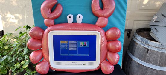 HANSPREE 19" TV w Crab Decor