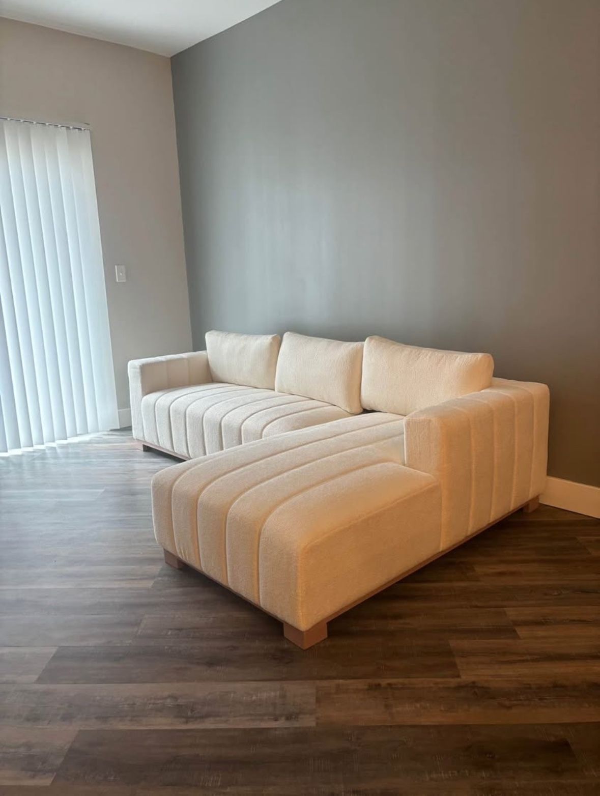 Daals Sectional Sofa
