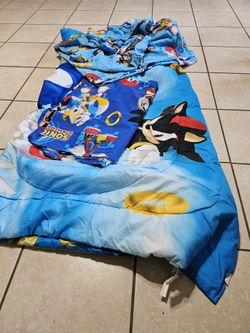Vendo Este Set De Cama Individual Para Niños En Excelentes Condiciones 