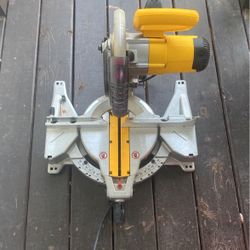 10in Dewalt Compound Miter Saw