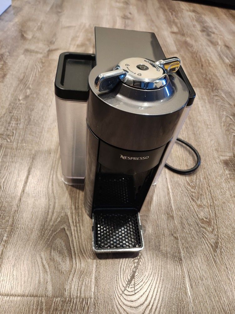Nespresso Vertuo Coffee and Espresso Machine & Descaling Soulution Kit