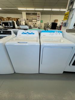 New HOTPOINT Set Washer 4.0 Cu Ft and Dryer Gas