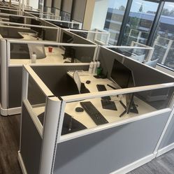 OFFICE CUBICLES MINT CONDITIONS 