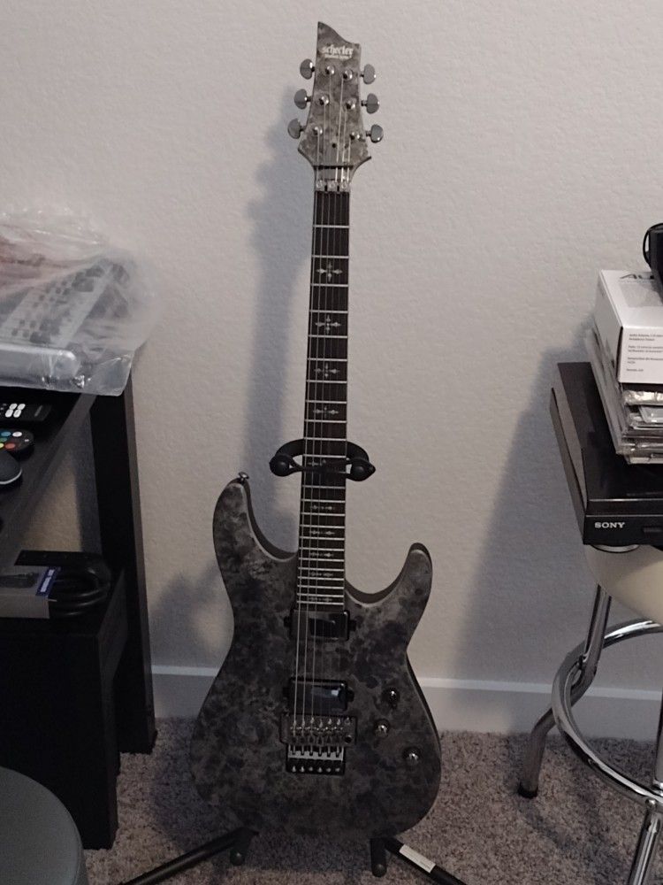 Schecter Ernie C Signature W/Case