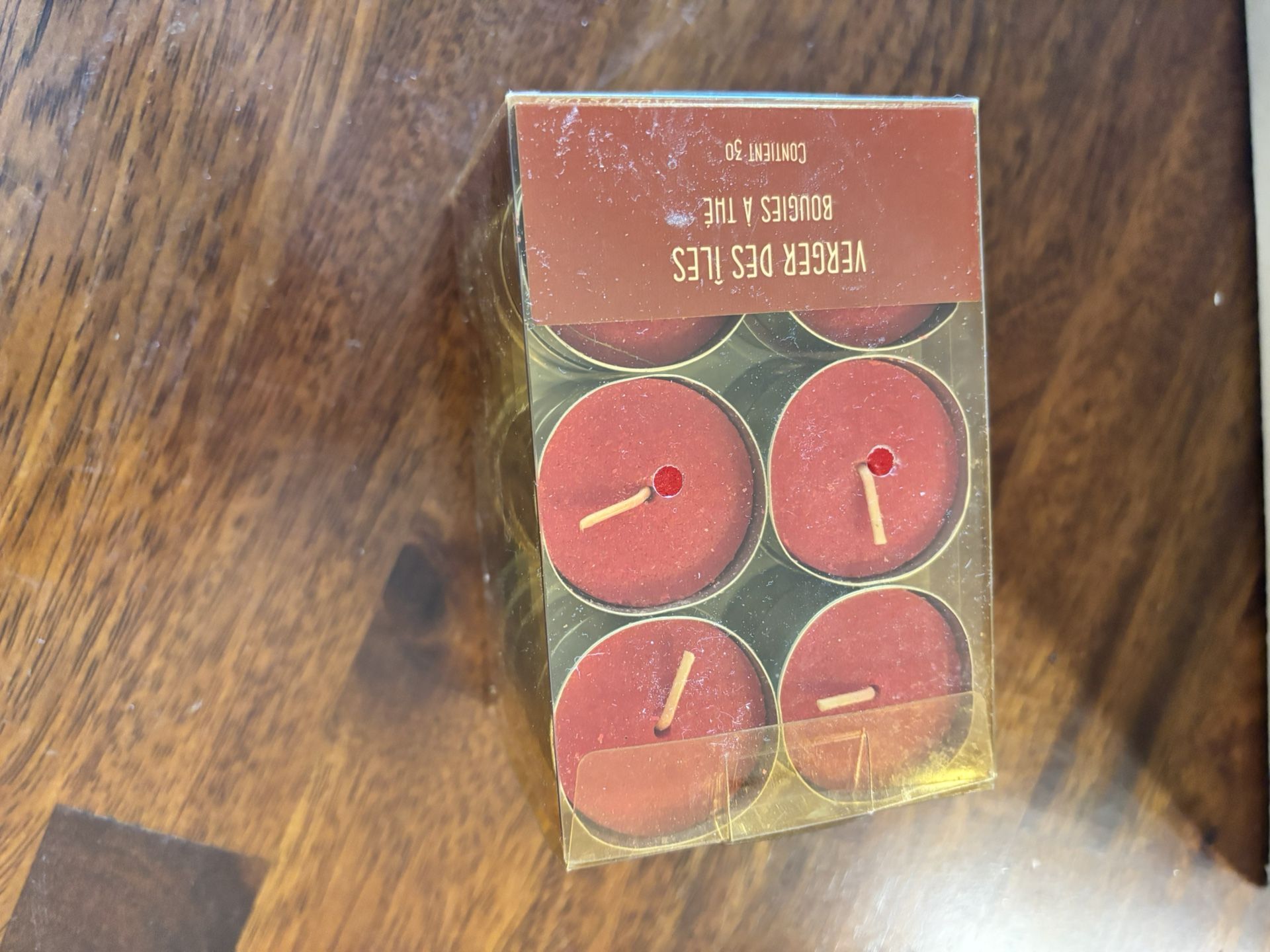 Box of 30 small candles
