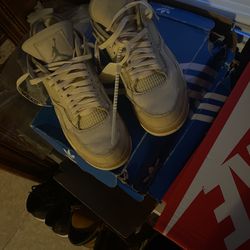 Off White Jordan 4’s