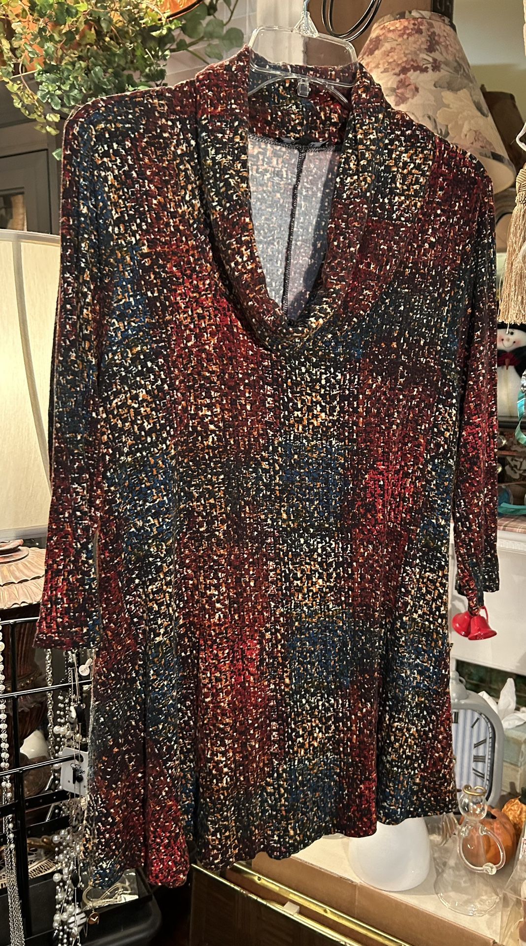 Ladies Large Premise Turtleneck Tunic With 3/4 Sleeves