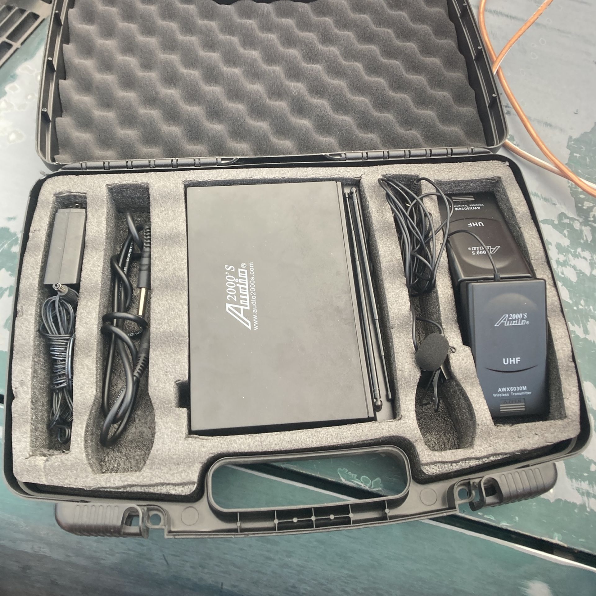Audio 2000’s Wireless In Ear Monitoring System