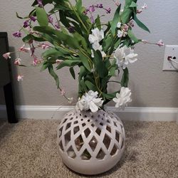 Home Decor Flower And Vase. 