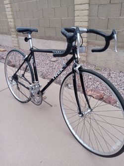 90 S VINTAGE BIKE TREK SPORT 370 TIRES SIZE 700C  FRAME SIZE 19- 48CM