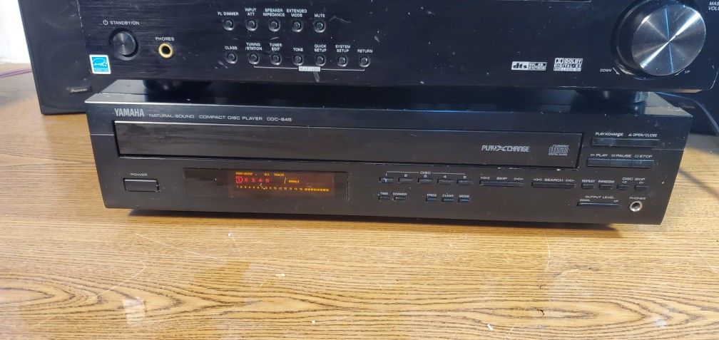 Yamaha CDC-645 5+1 Disc Multi Disc Player Compact Disc Changer Watch Video Demo