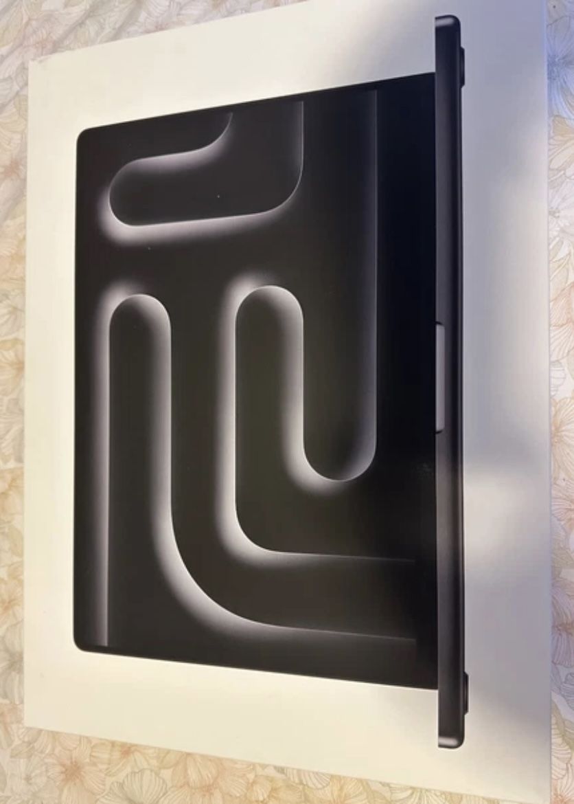 MacBook Pro M4 2024