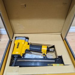 DeWalt 16 Ga Wide Crown Lathing Stapler