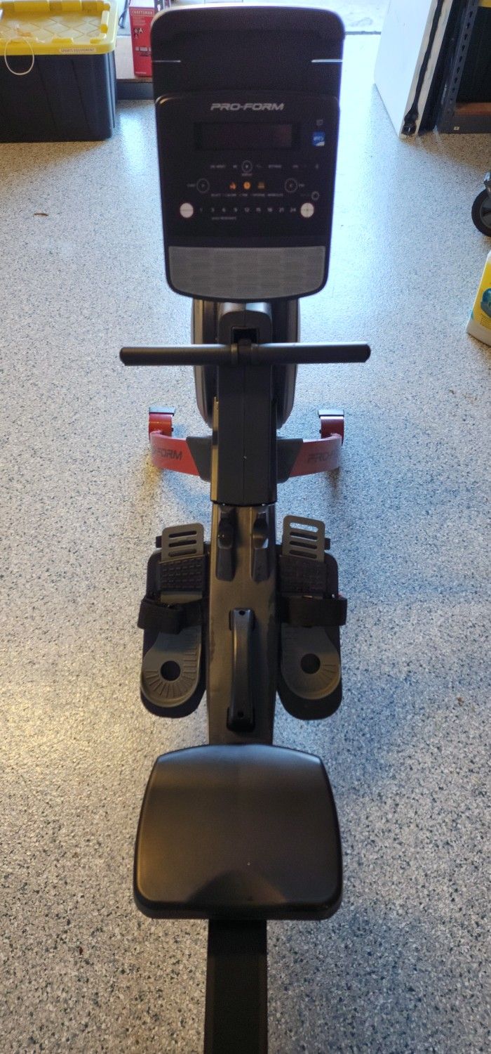 750 Proform Rowing Machine 