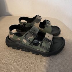 Kids Camo Birkenstock Size 10-10.5